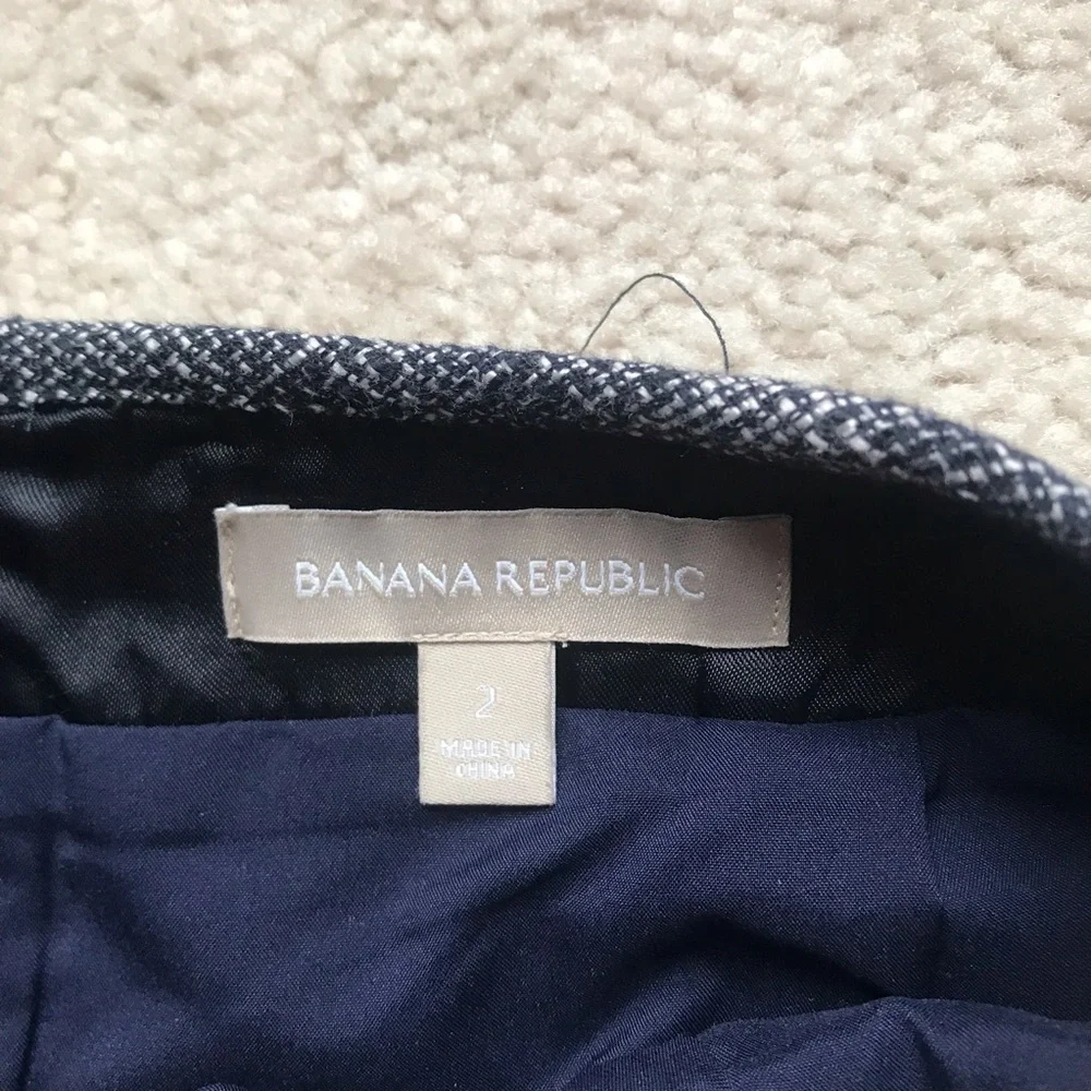 Like New! Banana Republic Navy White Tweed Pencil Skirt – Size 2